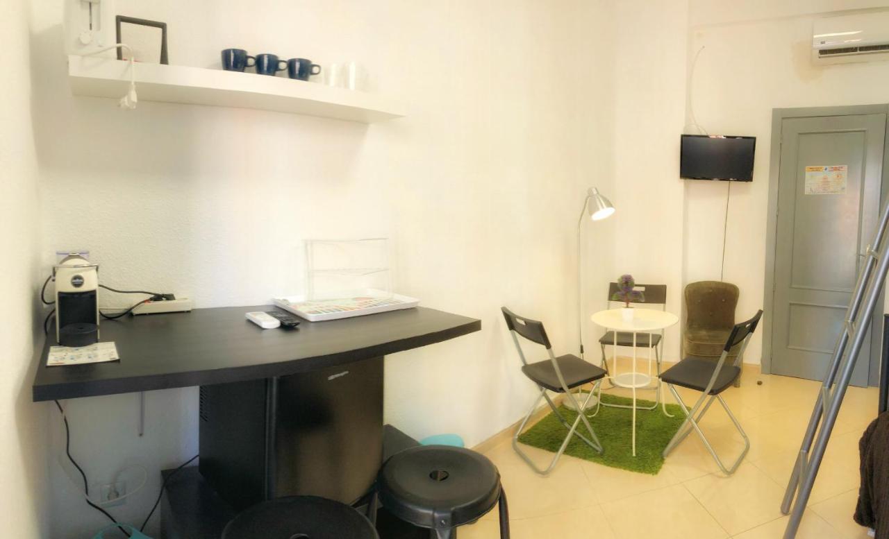 Arriola Rooms Малага Стая снимка
