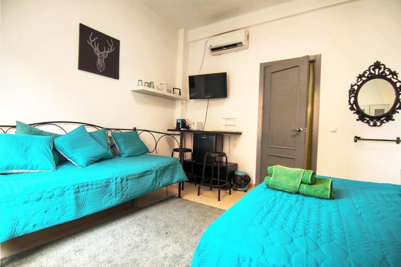 Arriola Rooms Малага Стая снимка