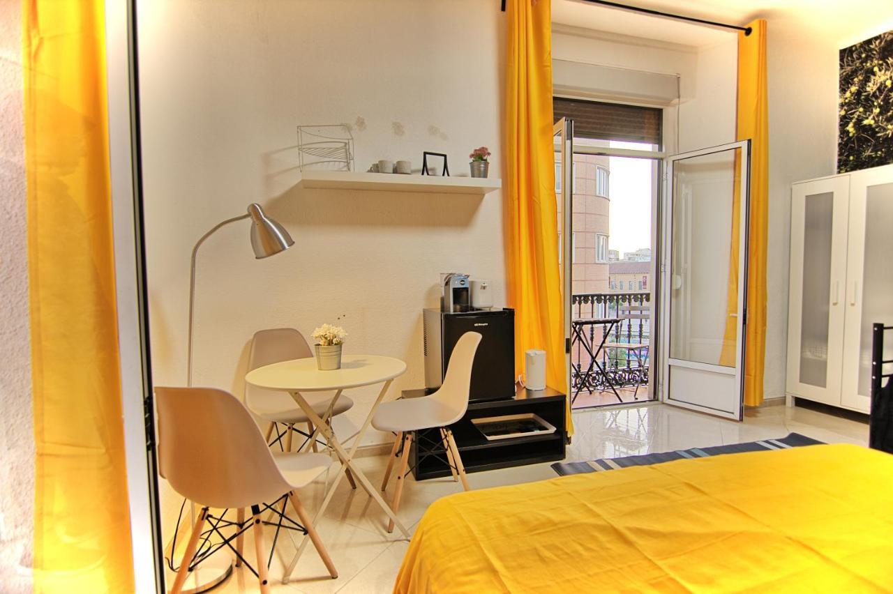 Arriola Rooms Малага Екстериор снимка