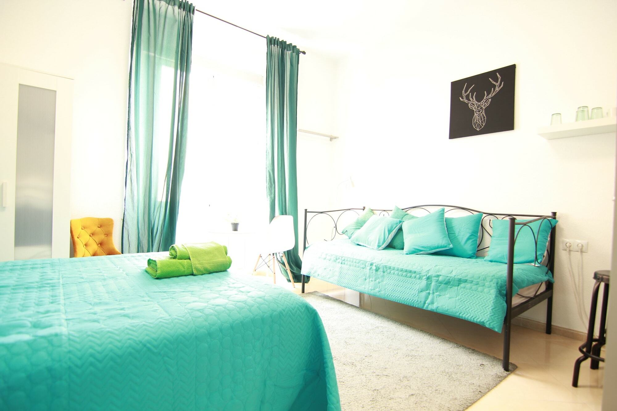 Arriola Rooms Малага Екстериор снимка